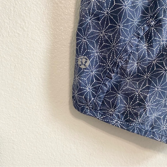 Lululemon Athletica Run Times Navy Printed Mid Rise Lined Athletic Shorts Size 4 - Picture 6 of 9